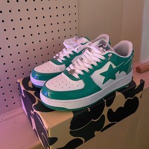 White And Green Bapestas